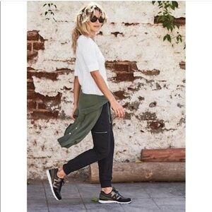 Athleta Metro Jogger Cargo Pants Olive Green Size S EXCELLENT CONDITION